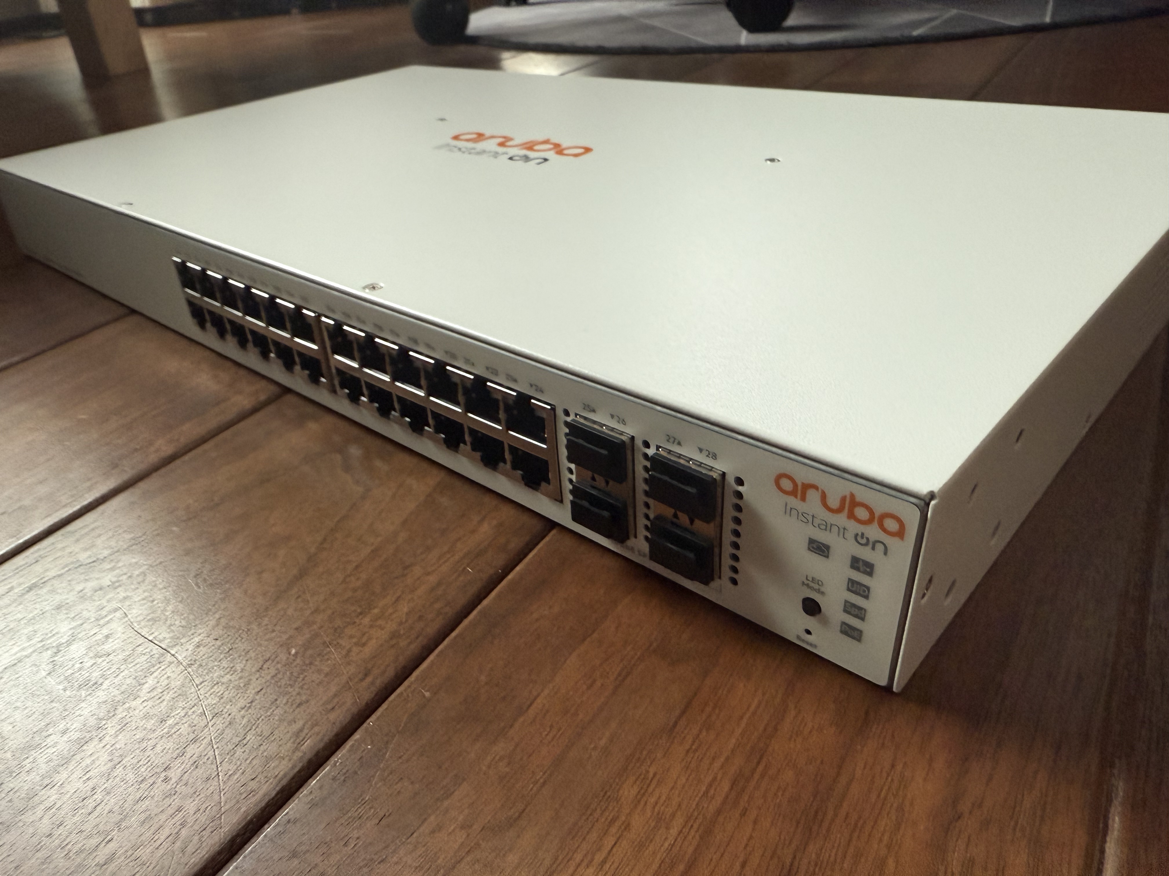 Aruba Switchをお家Lab用に買ってみた
